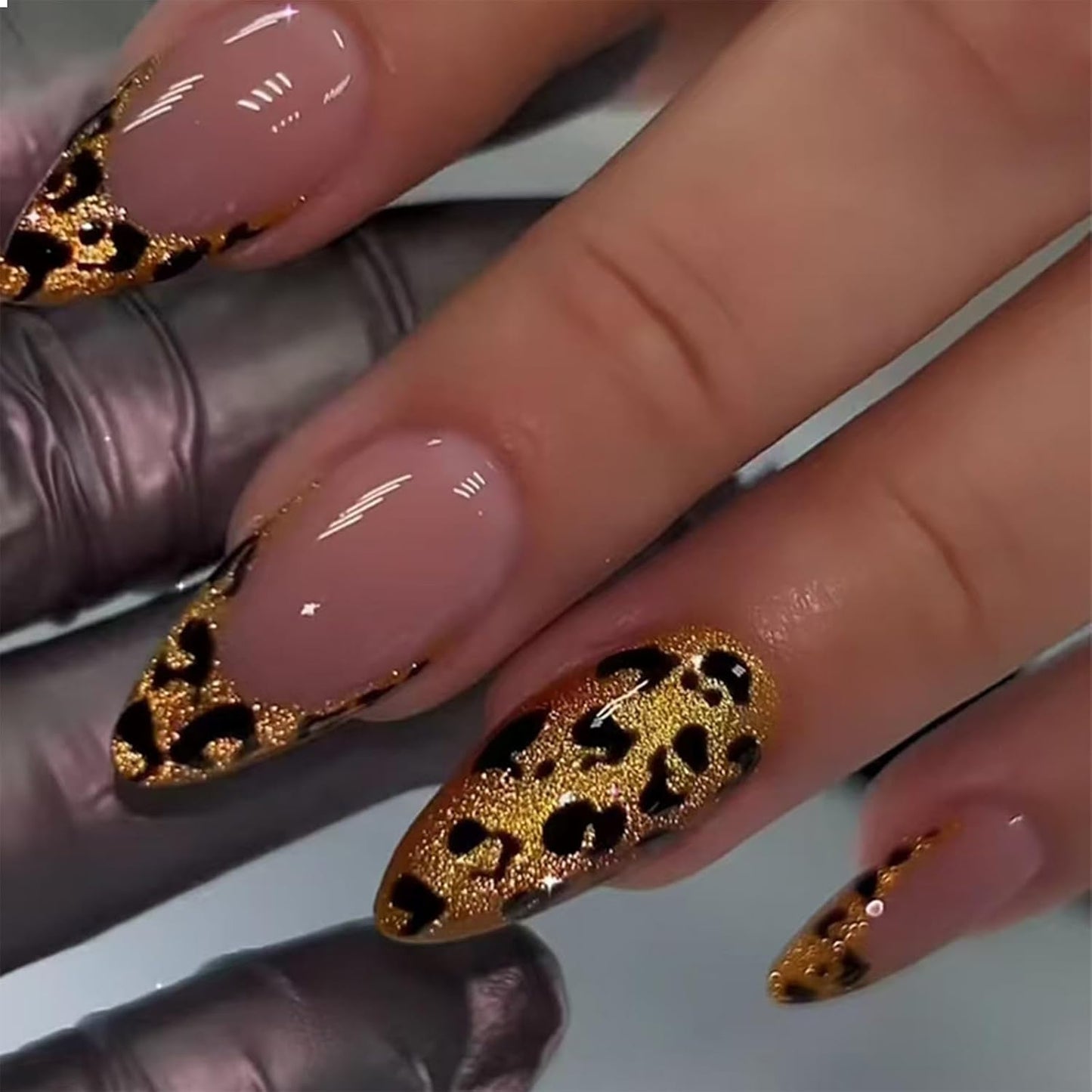 Glamrays Lot De 24 Faux Ongles À Coller, En Acrylique, Forme Amande, Taille Moyenne, Motif Léopard, Doré, Nude, Brillant, Couverture Complète De L’Ongle